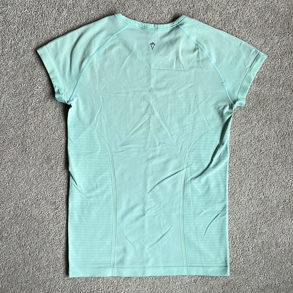 Ivivva Top - Picture 2 of 4